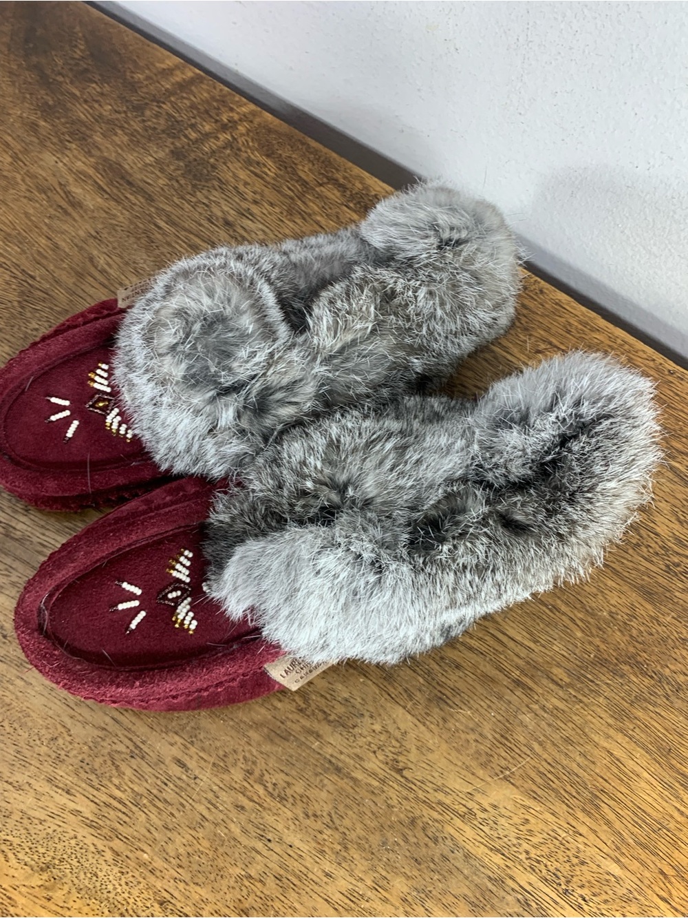 Vintage Laurentian Chief Canadian Moccasin Slippers Burgundy Suede fur